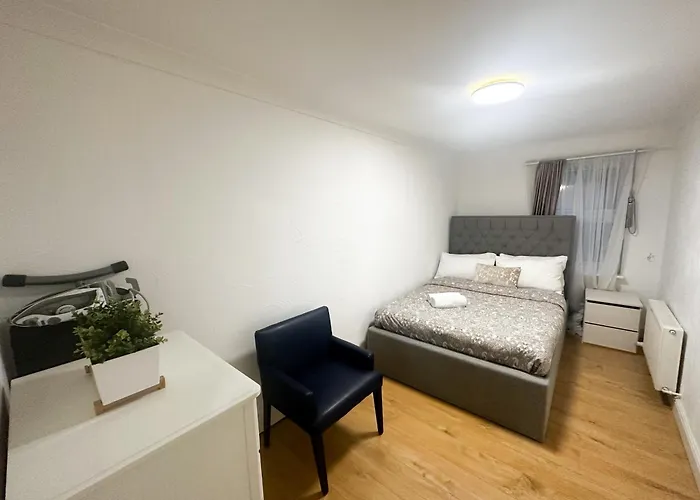Flat 4, Stay In Aldgate