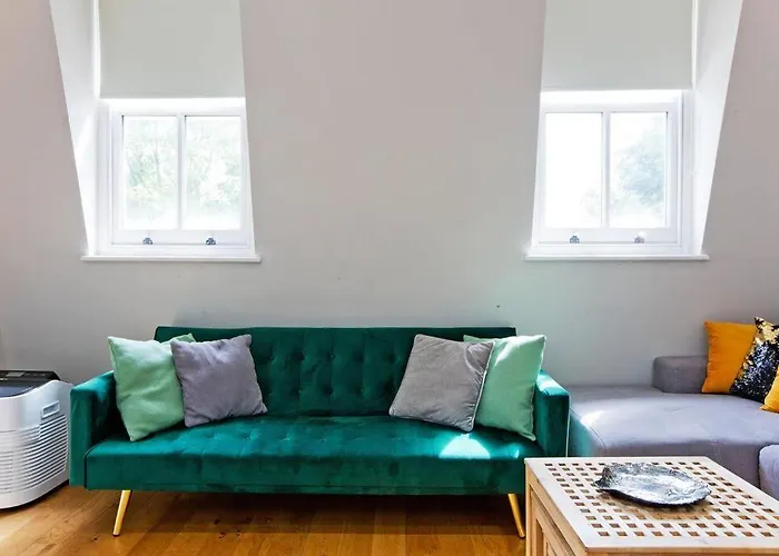 Stylish 1Bed Duplex Kensington