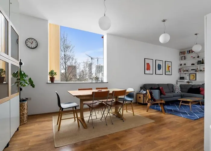 Luxury Modern Flat Near Excel, 02 & Canary Wharf