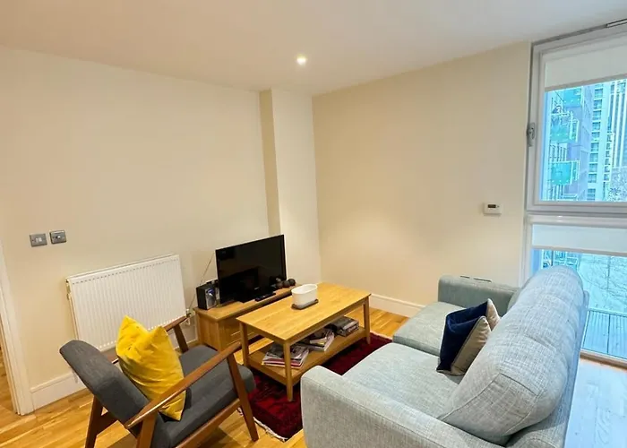 Contemporary 2Bd Flat Wbalcony Canary Wharf!