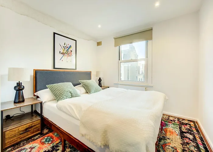 Prime Location Marylebone 4 Bed Designer Flat
