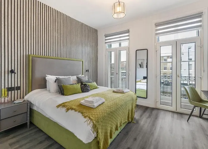 Green Bliss In The City: Comfortable 1-Bed Retreat