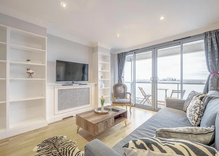Stunning Flat On King\'S Road, Chelsea With Balcony