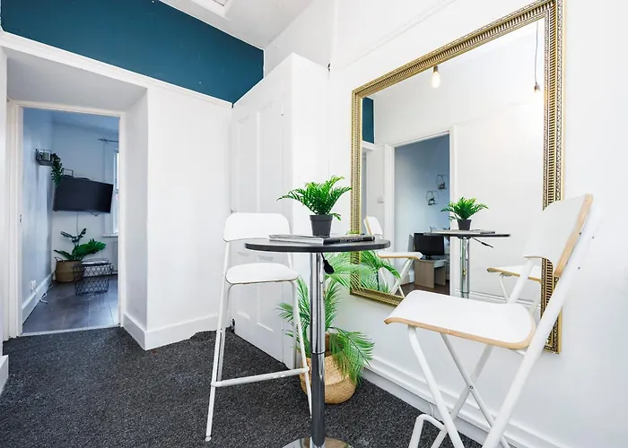 Stylish 2 Bed Apartment Near Notting Hill London