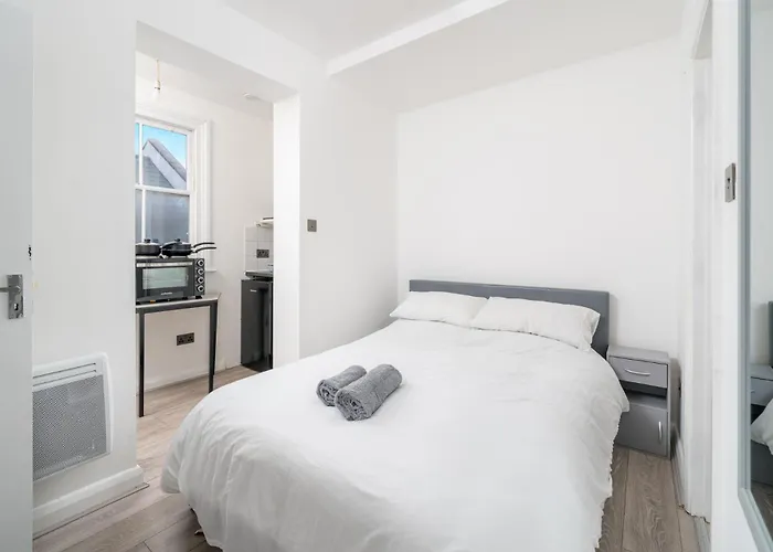 Heart Of Dalston- Trendy Compact Studio Flat