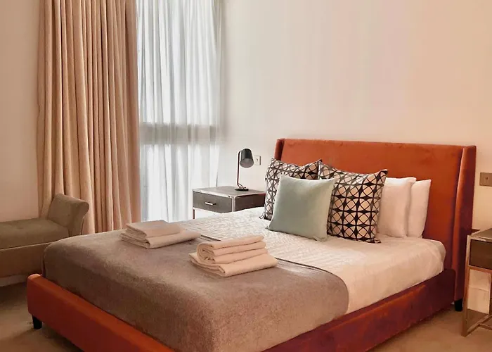 Luxury 2 Bedroom Apartment In Old Street, London