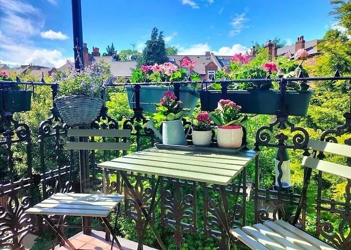 Charming London With Balcony