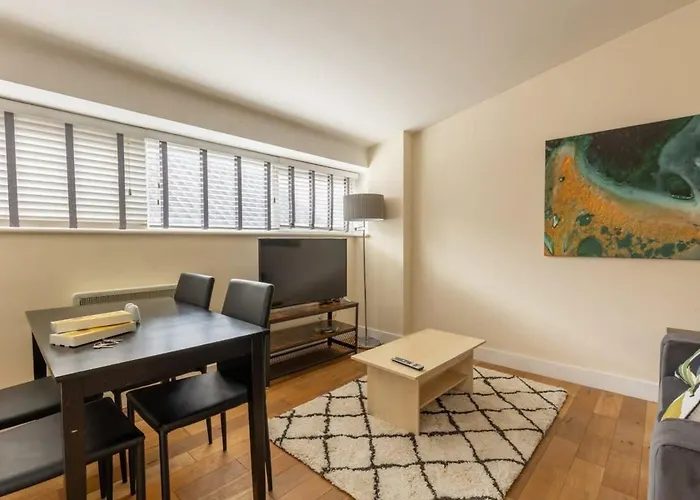 Lovely 1 Bed Attic Apartment In Brixton