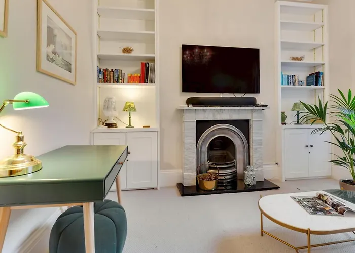 Bright Camberwell Georgian Apartment