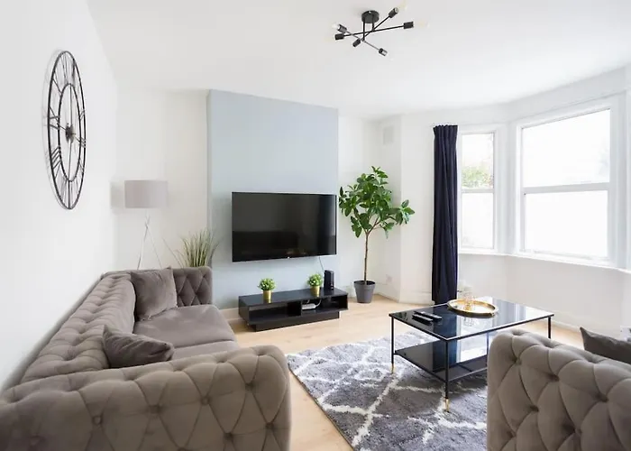Two Bedroom Apartment In Dalston