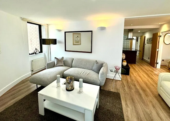 The Crib - 3 Bedroom Apartment Central London By Wild