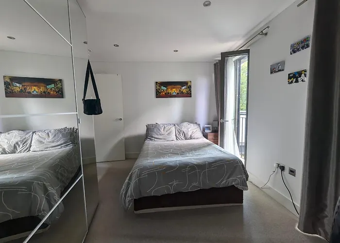 Camden Regent Canal Double Room Private Bathroom
