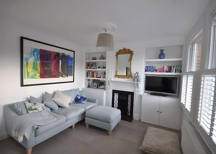Lovely 2-Bed Maisonette With Garden Close To River In Barnes - Mortlake