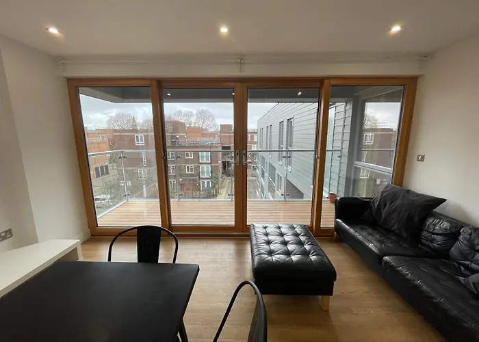 Peaceful 1Bd Flat With Balcony - Bethnal Green