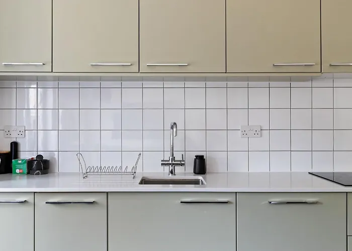 Modern 3 Bedroom Apartment In Tottenham