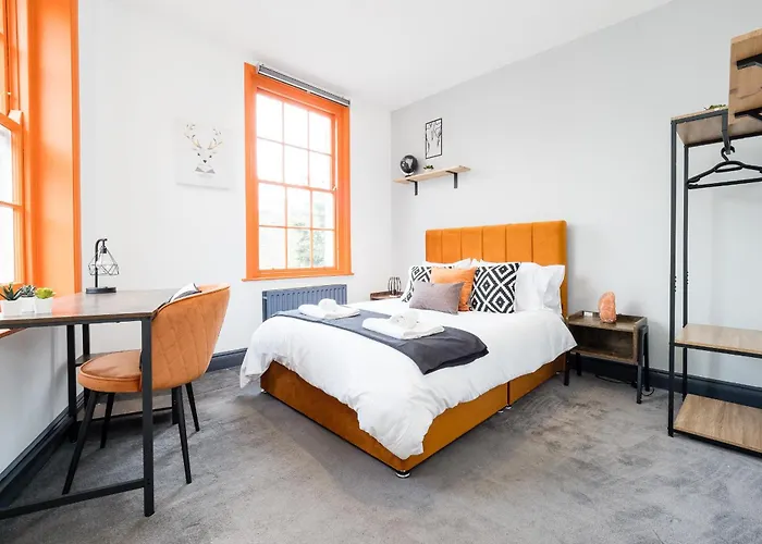 Spacious 6 Ensuite Bedroom House In Central London