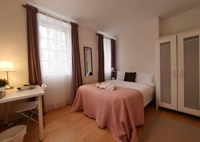 Stunning -3 Double Bedroom Entire Flat In Heart Of London