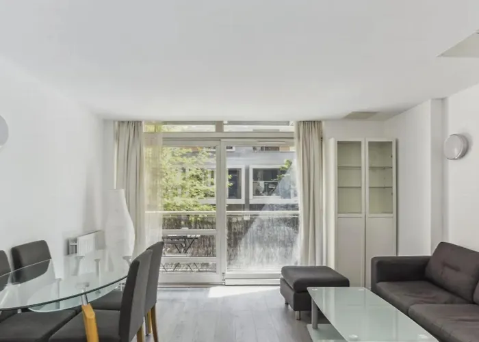 High End Flat In Knightsbridge