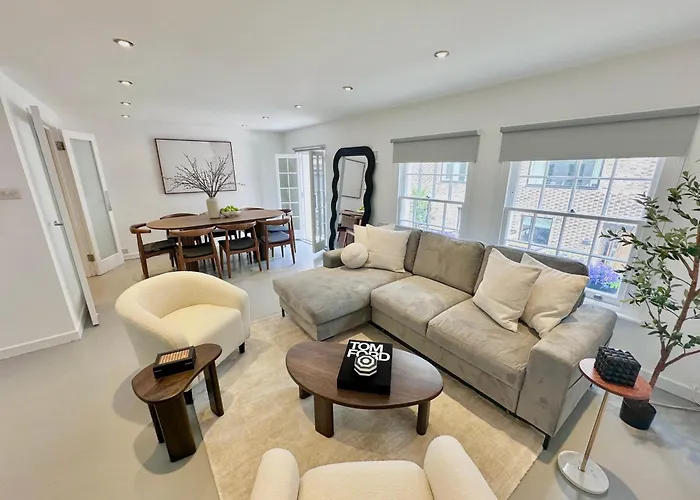 Hyde Park London Chic 4 Bedrooms House