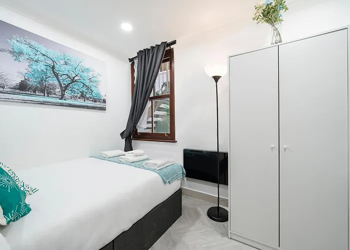 Comfy Small Basement Studio In Kensington Olympia