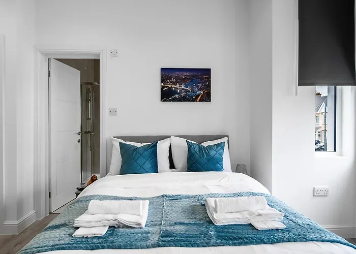 En-Suite Studio Rooms In London Near Wembley Stadium