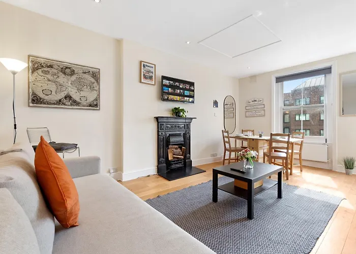Spacious Sleep 11 With Terrace In Earls Court Ec99