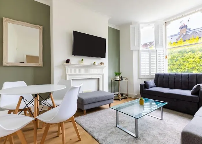 Lovely Garden Flat In Central London