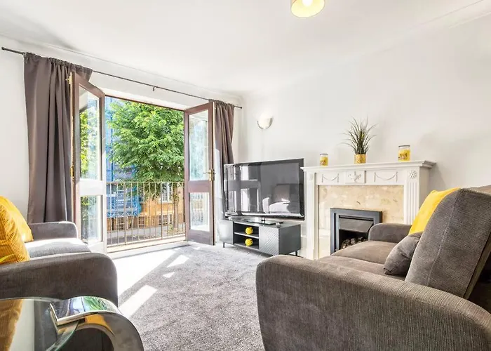 Very Nice Tower Bridge Apartment - 2 Bdr - 2 Bath