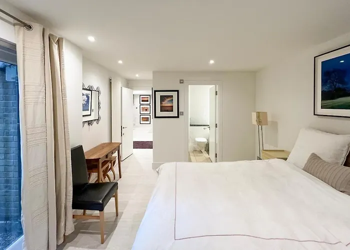 Modern 2 Bedroom In Soho