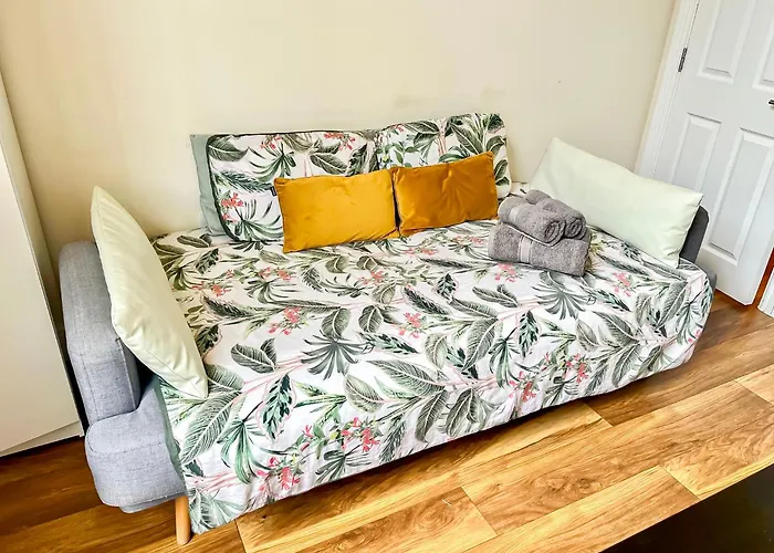Charming 2-Bedroom Flat In Shepherd\'S Bush, Near Hammersmith