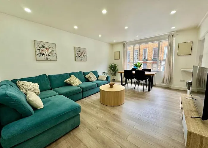 Baker Street Station 2 Bed Apartment