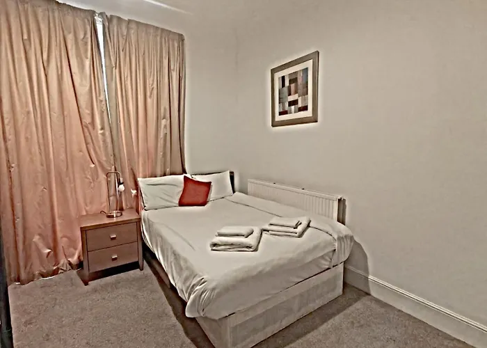 Larger Groups Apartment Close To Excel Canarywharf 02 With Parking