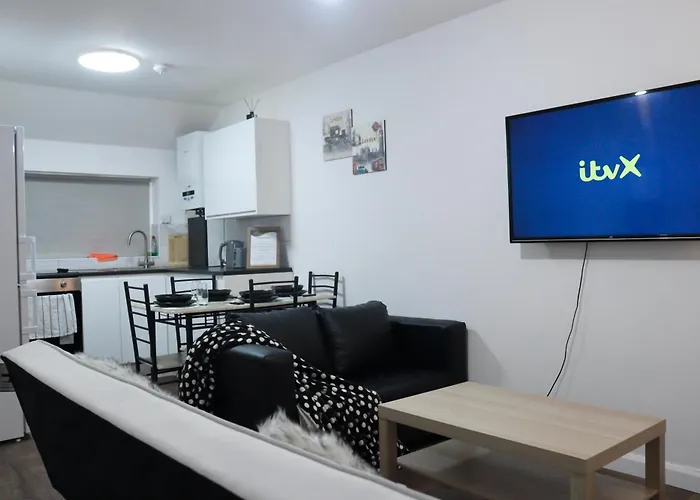 London Two Bedroom Central Location Modern Flat Stratford