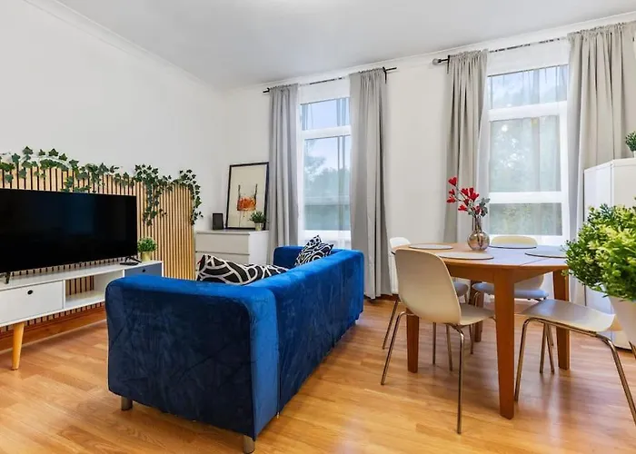 Modern Apartment In Leytonstone