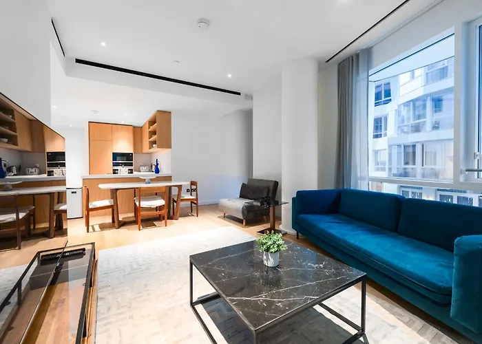 Capital Two Bedroom Flat In Battersea
