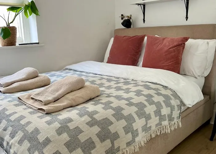 Flat In Victorian West Kensington Mansion
