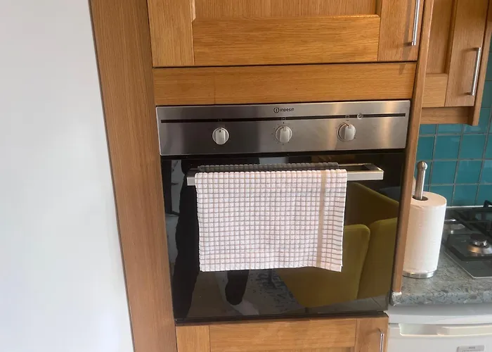 1 Bedroom Apartment Near Clapham North And Clapham High Street Station