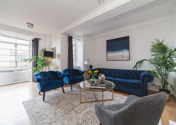 Arte Stays - 3-Bed Flat With 3 Bathrooms - Heart Of Finchley Road - 2 Min Walk To Underground Station