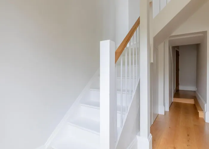 Spacious 2Bd Flat By Regents Park & Camden Town!