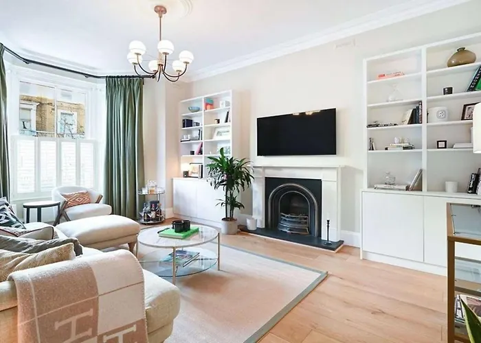 Spacious And Bright 4 Bedroom Flat