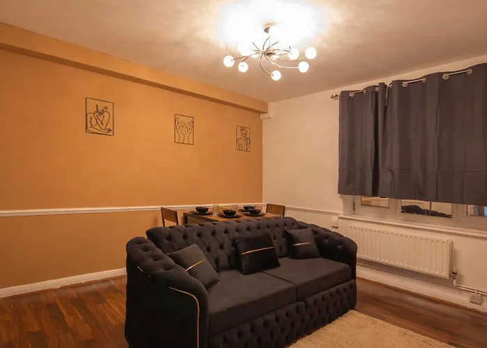Urban Luxe Stays - Purbrook Bridge
