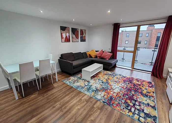 London Apartment With Wembley View