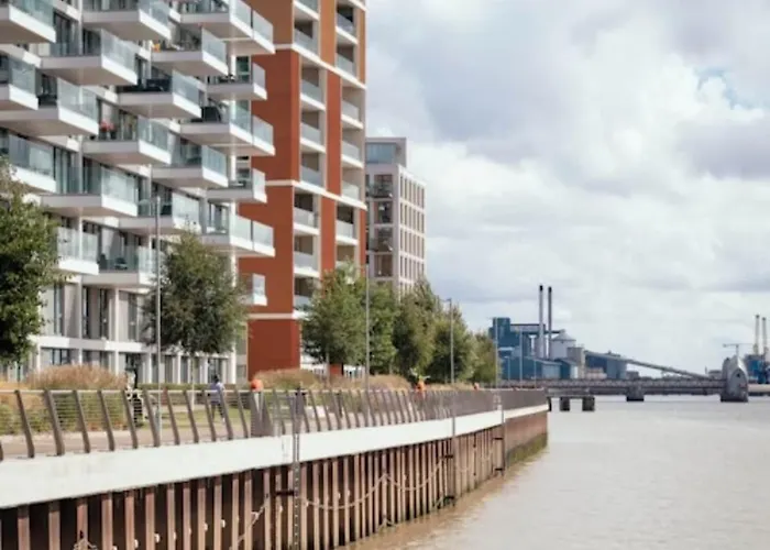 2 Bed Apartment London By Excel