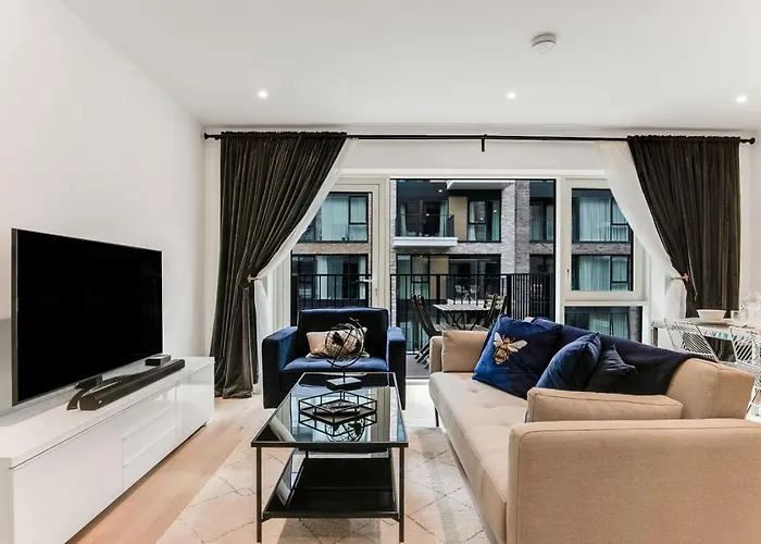 1Br Chelsea Retreat With Balcony View