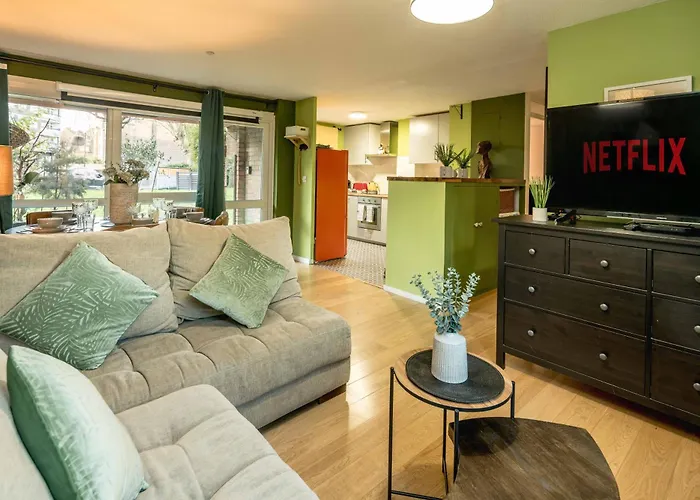 Luxury 5 Star-London Bridge City Center Apartment W Free Parking-Wifi-Lastmindeals-Mobilerate Offers-Geniusoffers-Leisure-Family-Sleeps 7!