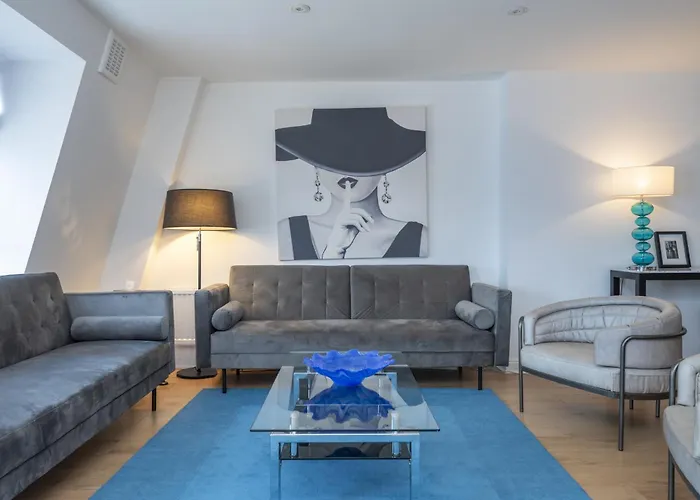 Elegant Mayfair Apartment 5