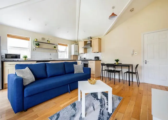 Lovely 3-Bed 20 Minutes To Central London