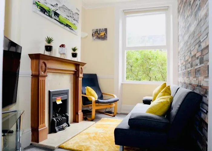 Elephant And Castle Spacious Double Bed