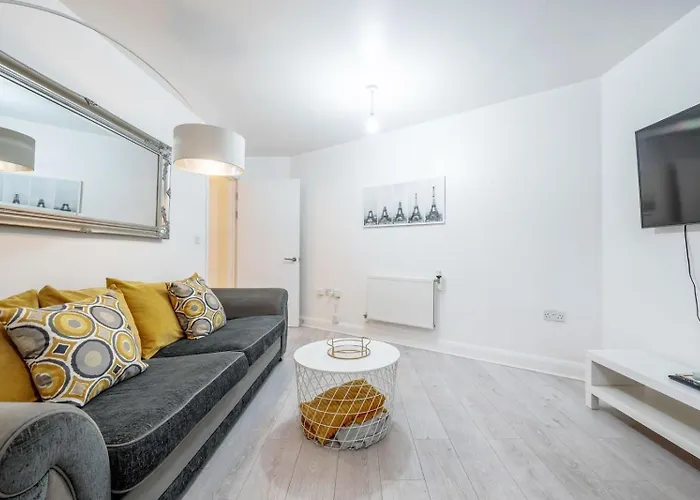 Impressive Central London Balcony Apartment