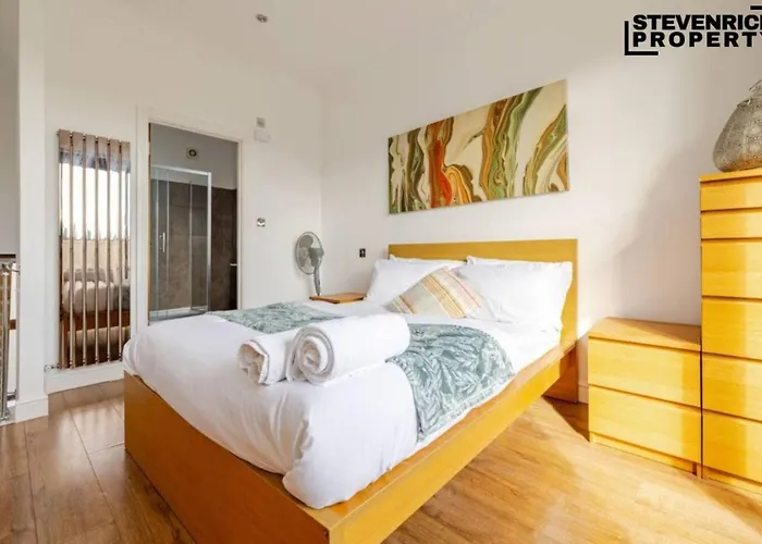 Large Central London Town House Long Term Stays
